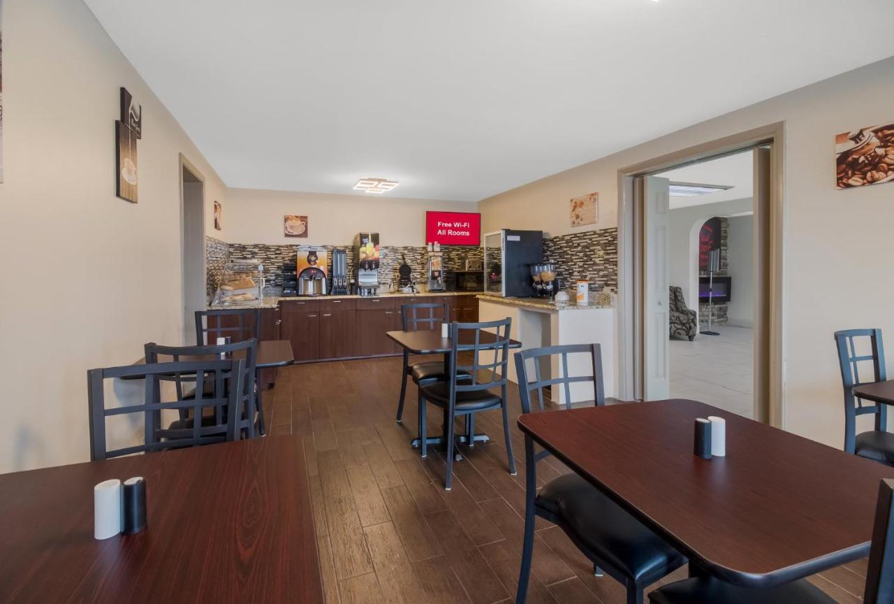 Red Roof Inn & Suites Jackson, Tn Экстерьер фото