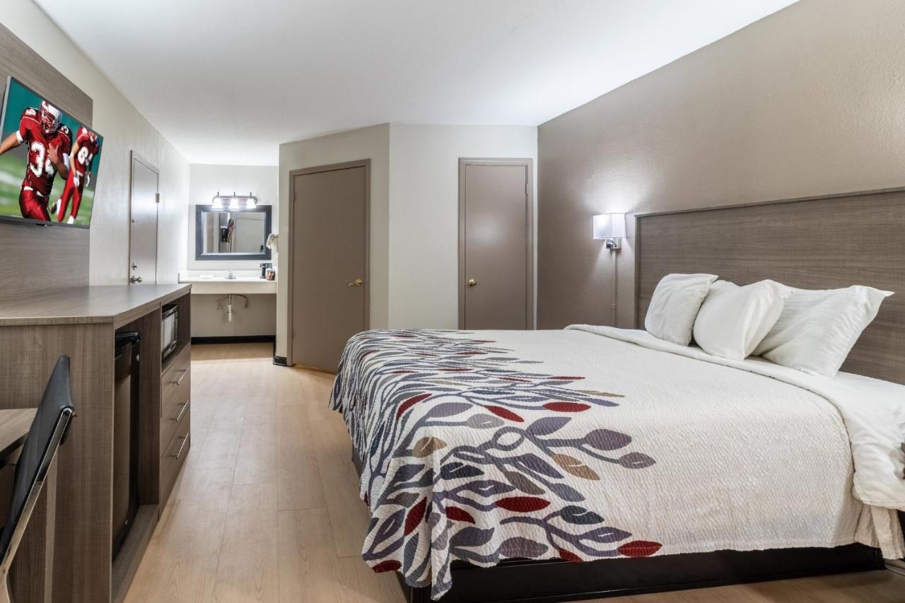 Red Roof Inn & Suites Jackson, Tn Экстерьер фото