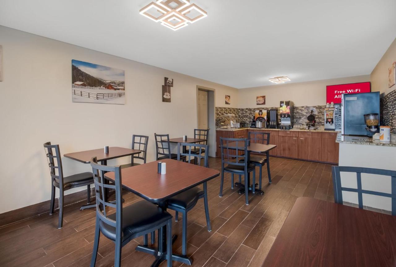 Red Roof Inn & Suites Jackson, Tn Экстерьер фото